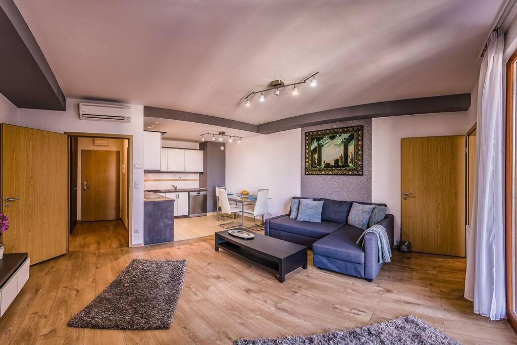 Premium Apartment By Hi5- Cp With Free Parking 布达佩斯 外观 照片